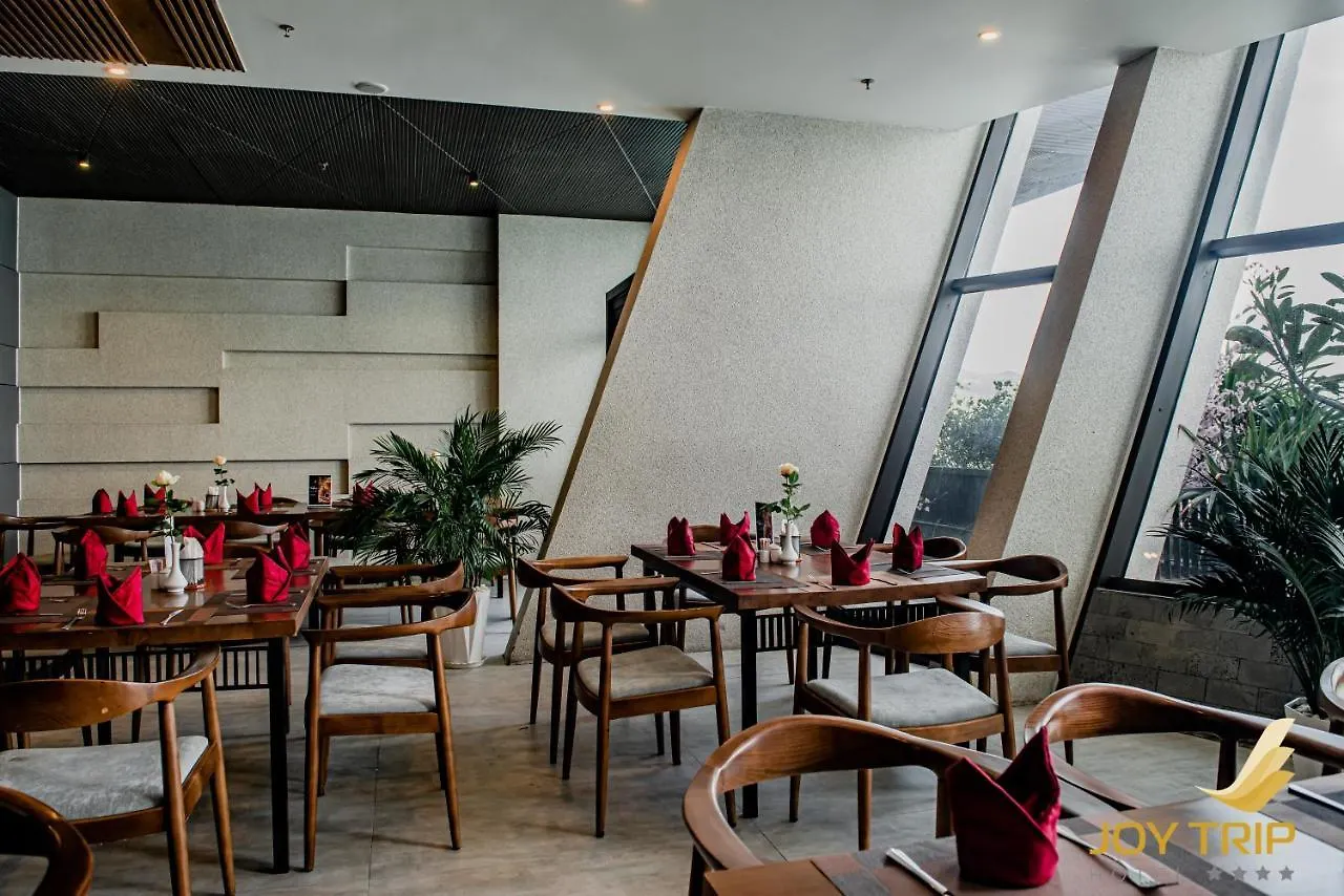 Joy Trip Hotel & Spa Να Τρανγκ