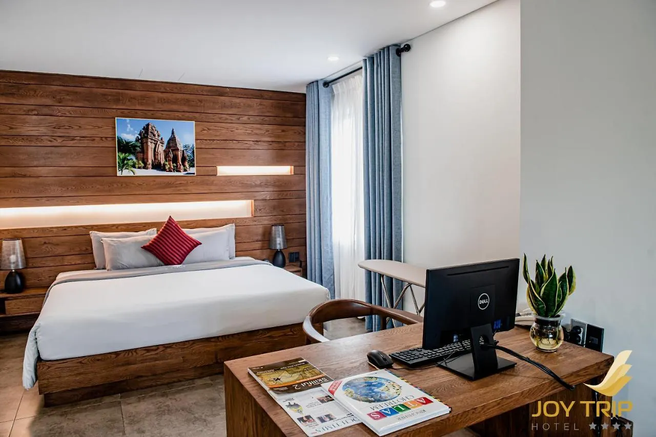 Joy Trip Hotel & Spa Να Τρανγκ